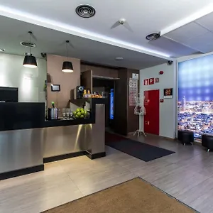 Leonardo Boutique Sagrada Familia Барселона