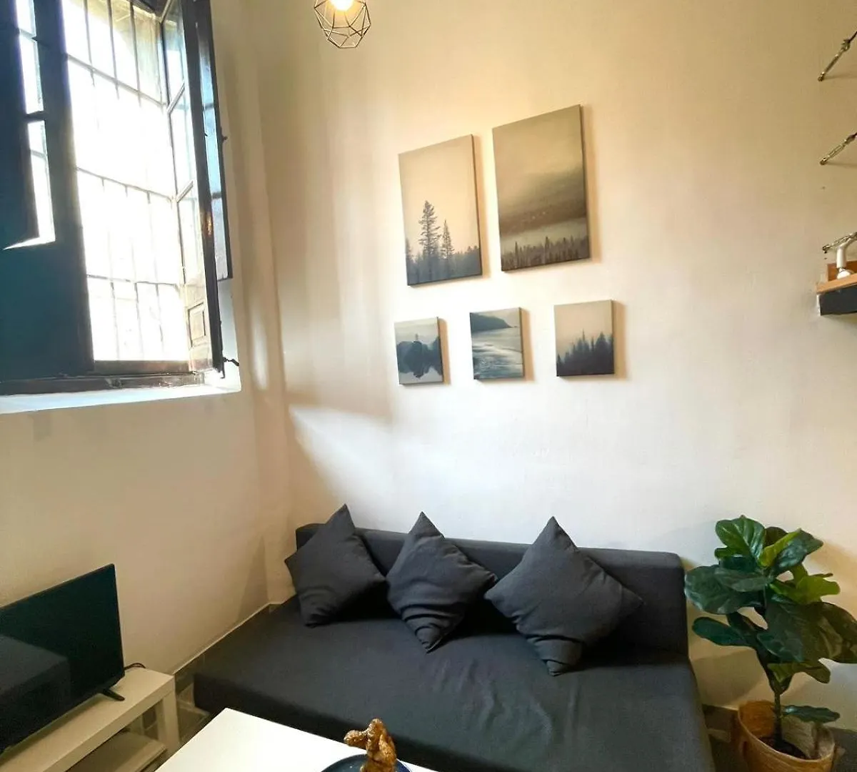 The Hipstel Parallel Barselona Hostel